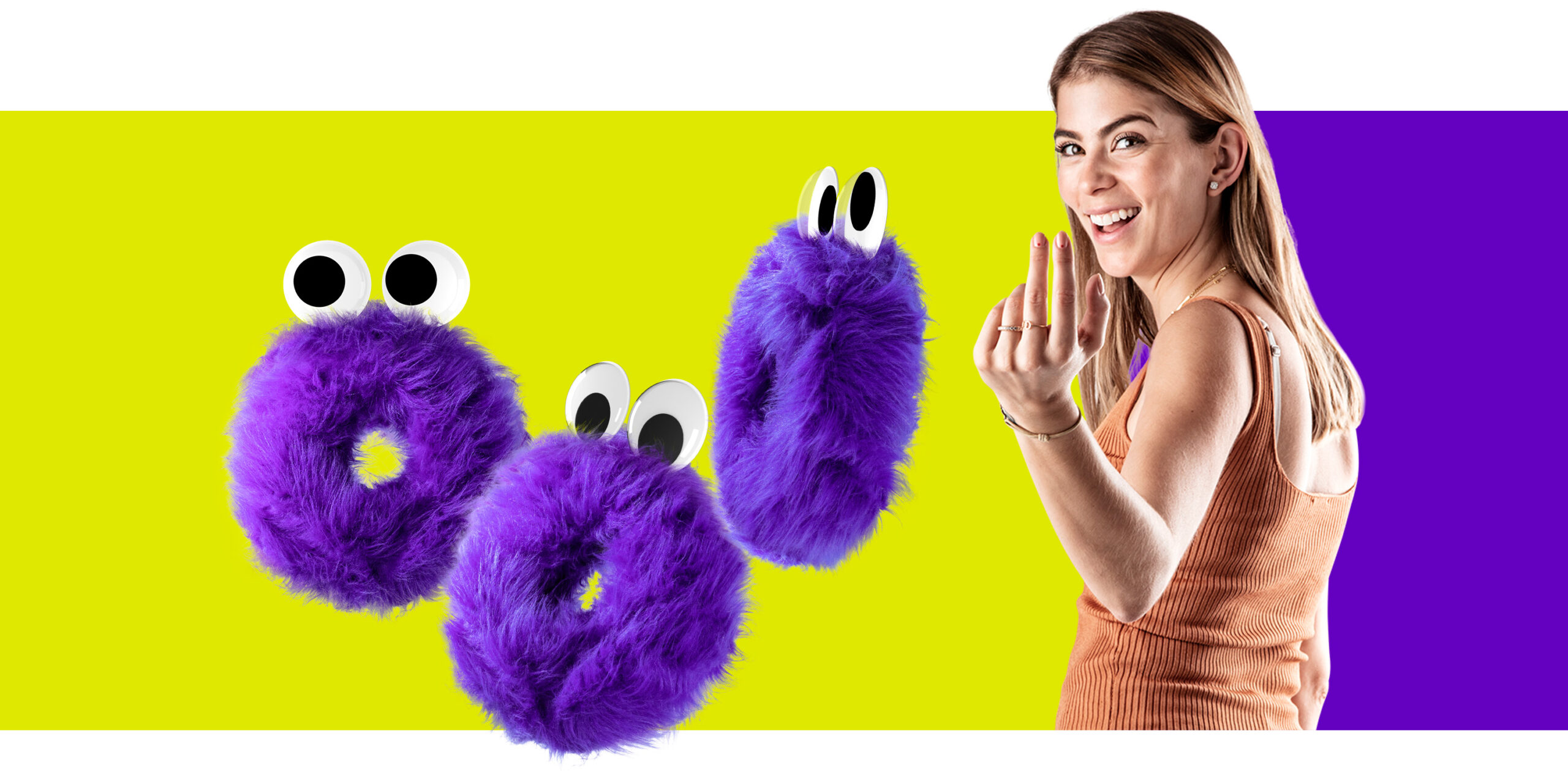 Mascotte Sweez avec modèle Lou