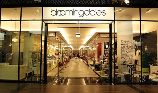 bloomingdales vitrine