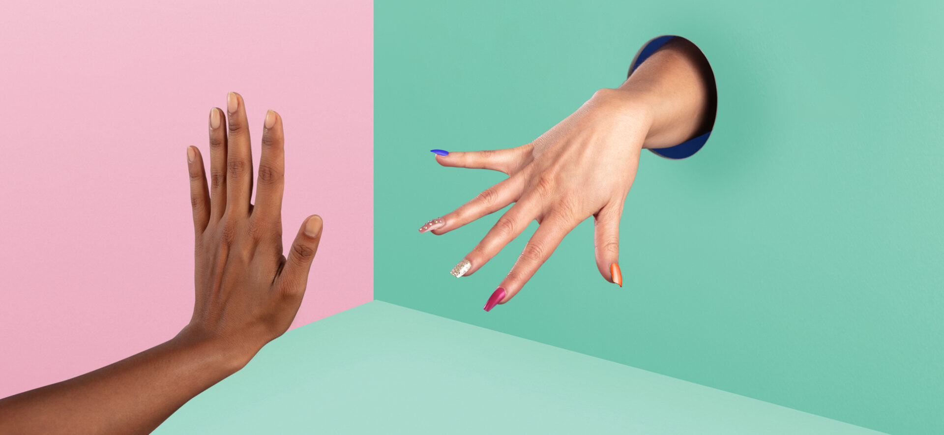 CHUV campagnes hygiène des mains concept 2 mains